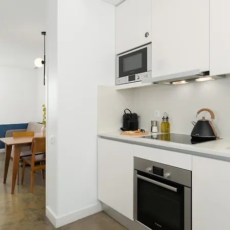 Limehome Calcada Do Cardeal 4*