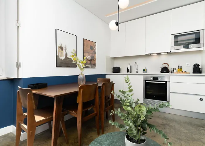 Ξενοδοχείο με διαμερίσματα Limehome Calcada Do Cardeal 4*